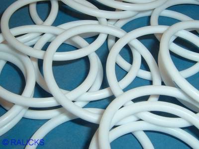 Massive PTFE O-Ringe Ausf&uuml;hrung O (ohne Schlitz)  - &copy; Peter Gillar 2004